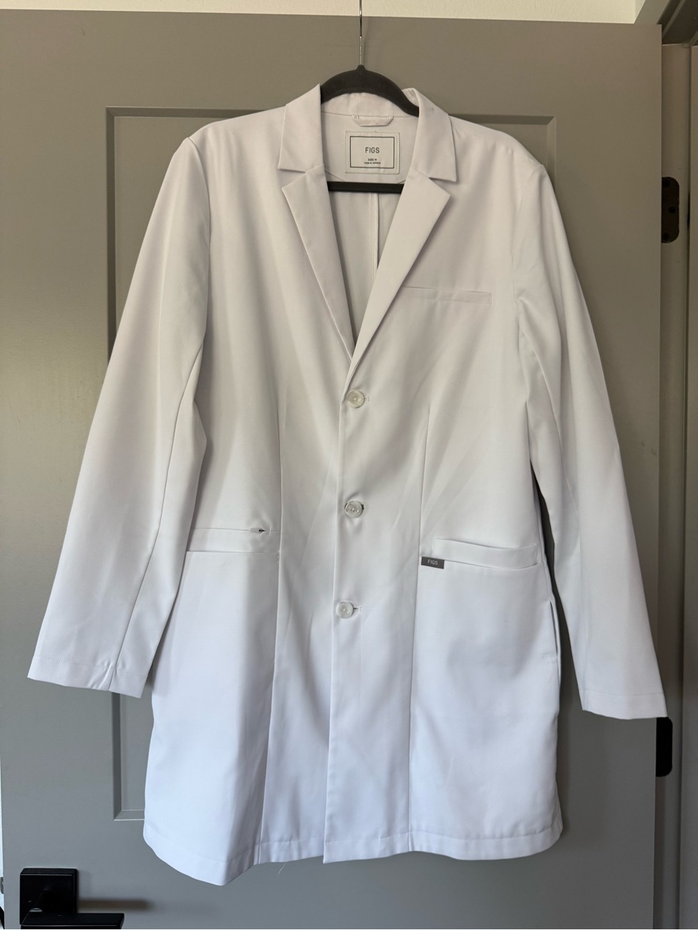 FIGS Men’s Harlem Long Slim Lab Coat - Size Medium